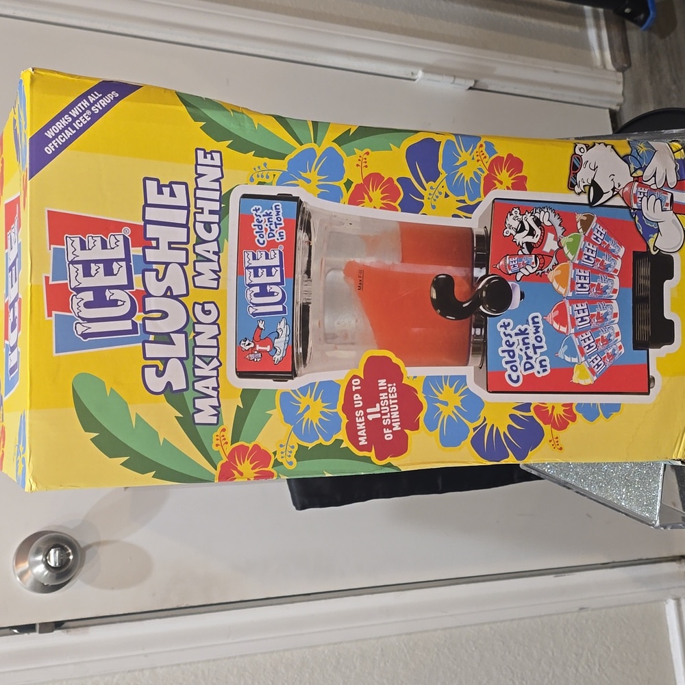 Icee Slushie Making Machine - Picture 8 of 10